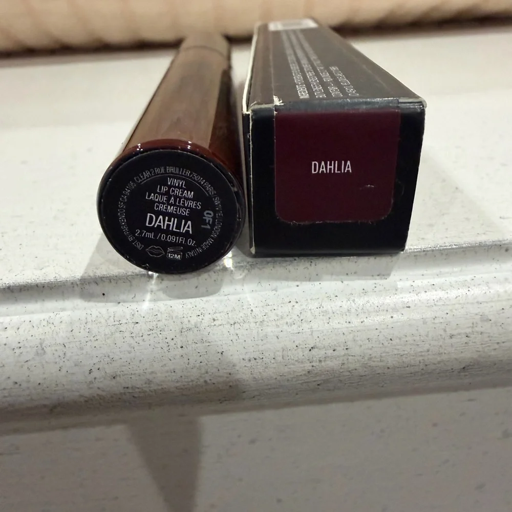 Kat Von D XO Vinyl Lip Cream - Dahlia